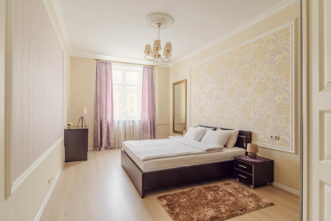 Lux Apartments Lenina Мінськ Екстер'єр фото